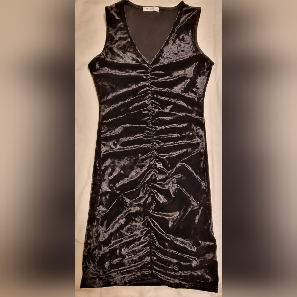 Velvet Ruched V-Neck Dress - Black